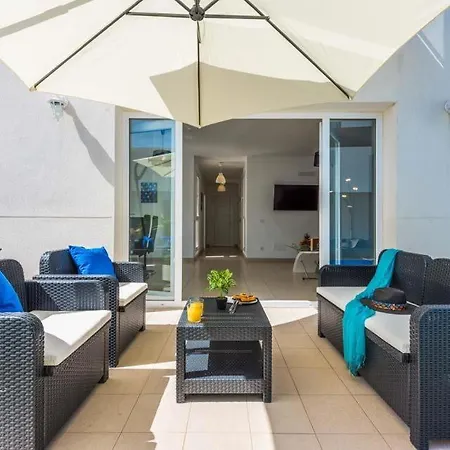 Playa De Fanabe Sleeps 8 With Pool Air Con And Wifi ヴィラ