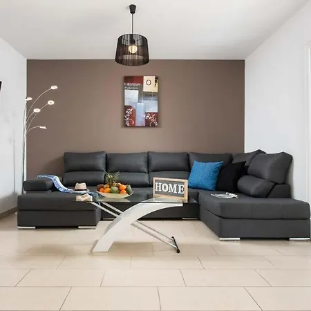 Playa De Fanabe Sleeps 8 With Pool Air Con And Wifi ヴィラ