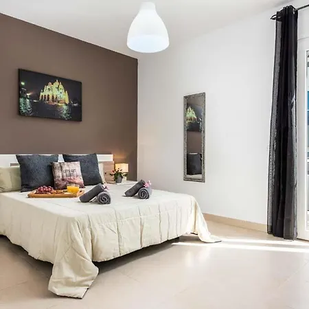 Playa De Fanabe Sleeps 8 With Pool Air Con And Wifi * アデヘ