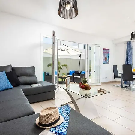 Playa De Fanabe Sleeps 8 With Pool Air Con And Wifi ヴィラ アデヘ